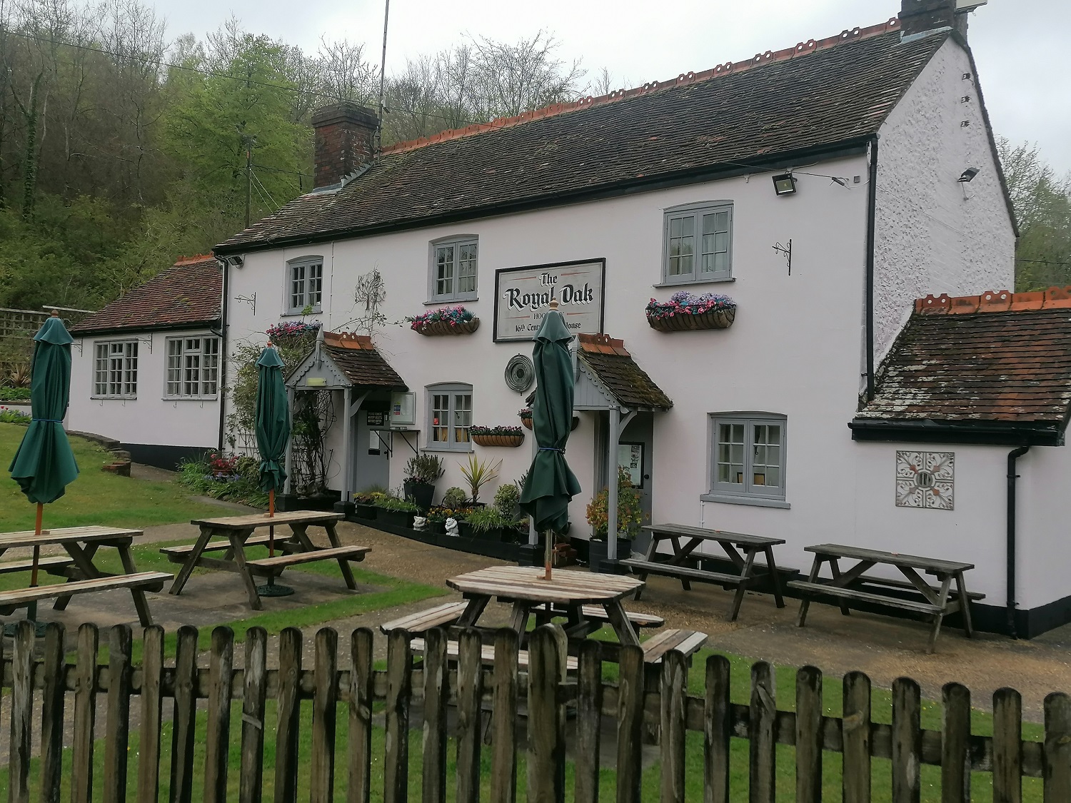 Traditional English country pubs in West Sussex